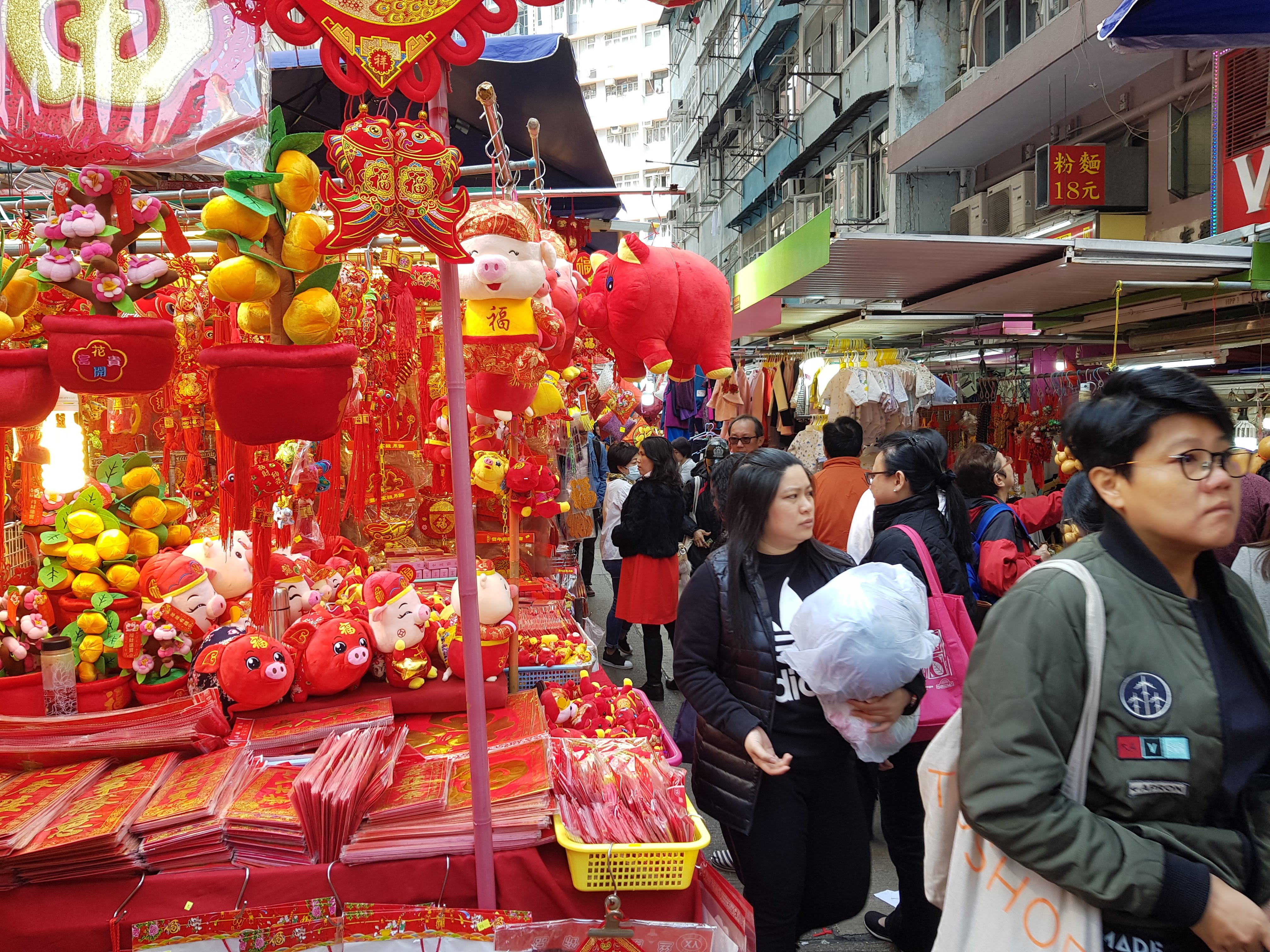 Hong Kong Shopping Neighbourhoods: Markets to Department Stores